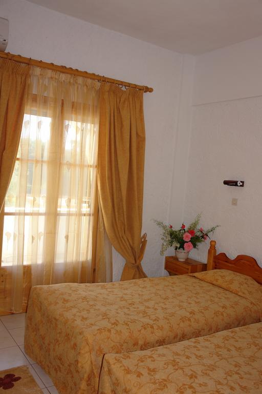 Prasoudopetra Aparthotel Ágios Matthaíos Стая снимка