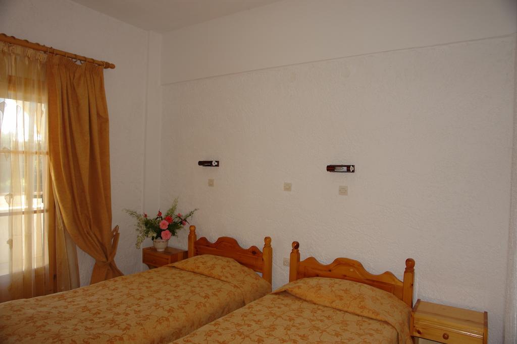 Prasoudopetra Aparthotel Ágios Matthaíos Екстериор снимка